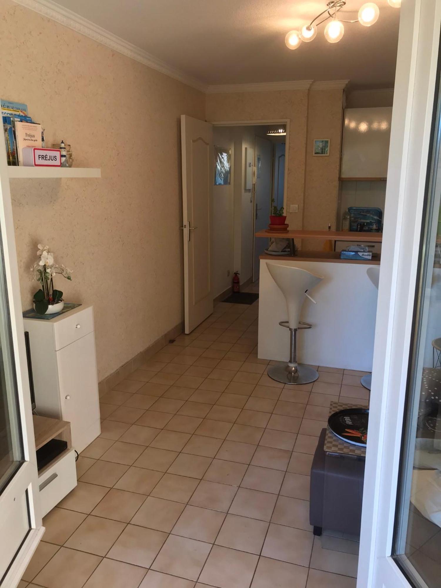 Appartement Port Frejus Avec Loggia Et Acces Plages A Pieds Eksteriør billede